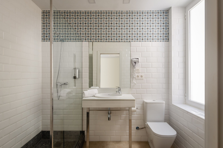 Bathroom 3, Hotel YIT Casablanca, Granada