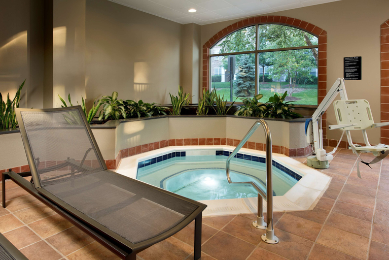 Sport & Beauty 2, Embassy Suites Dulles Airport, Fairfax