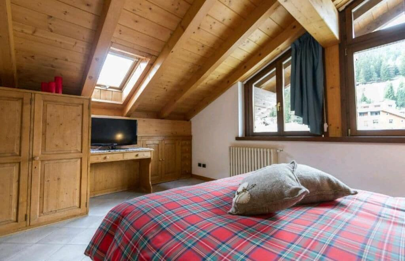Bedroom 3, Hotel Compagnoni, Sondrio