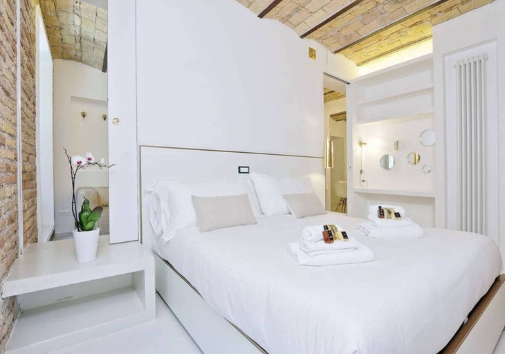 Room 4, Charming flat near Colosseum, Rome
