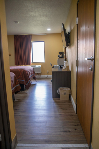 Others 5, Super 8 by Wyndham Mountain Home, Baxter