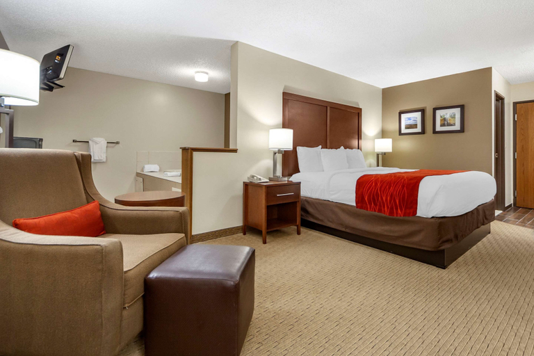Bedroom 3, Comfort Inn Valentine, Cherry