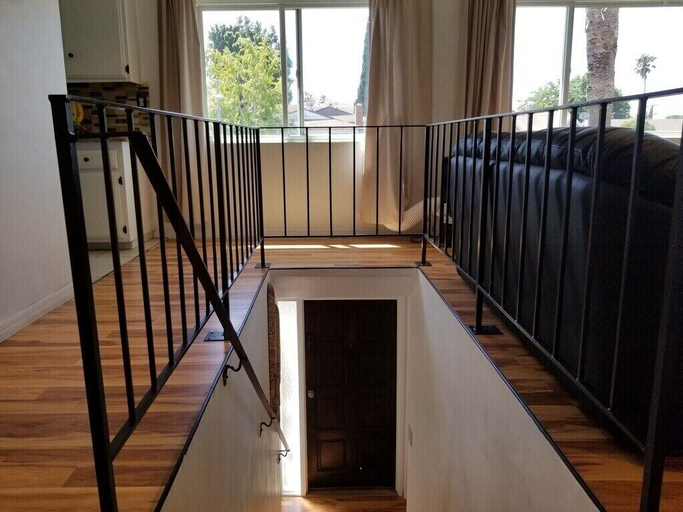 Others 5, Fairview Smarthome, Los Angeles