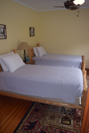 Bedroom 3, The Long View Lodge, Hamilton