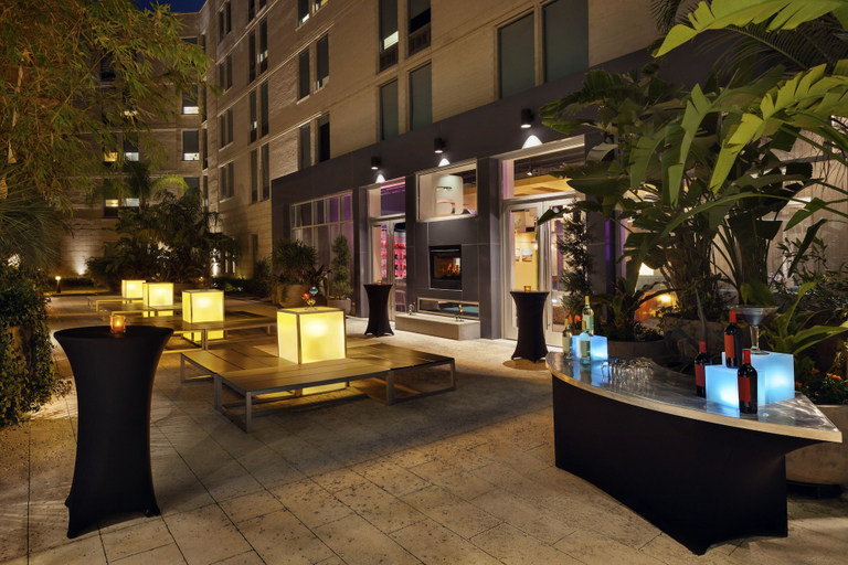 Food & Drinks 5, Aloft by Marriott Jacksonville Tapestry Park, Duval