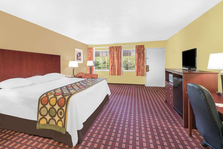 Bedroom 3, Super 8 by Wyndham Kerrville TX, Kerr