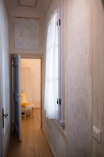 Others 4, Novella House, Florence