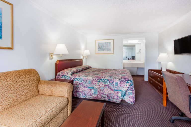 Bedroom 5, Knights Inn Columbia, Lexington