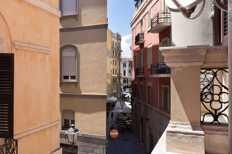 Exterior & Views 2, Arcobaleno Rooms, Cagliari