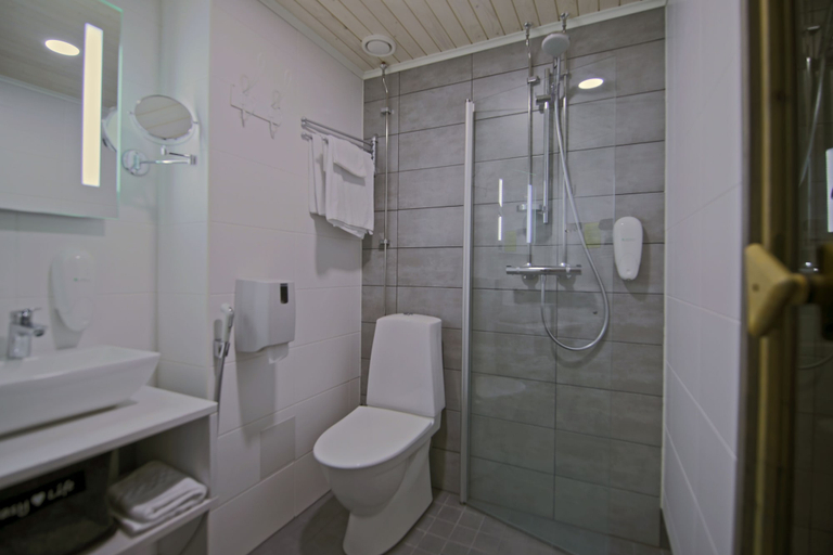 Bathroom 4, Santa's Hotel Tunturi, Lapland