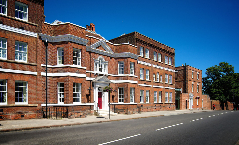 Exterior & Views