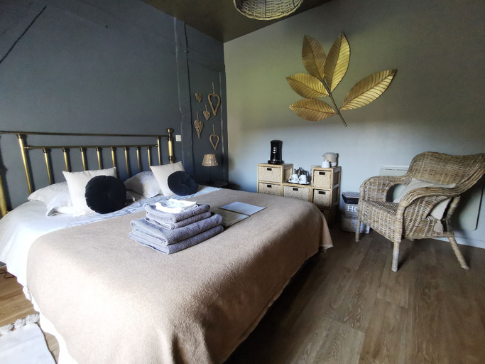 Bedroom 4, La Cour d'Hortense, Somme