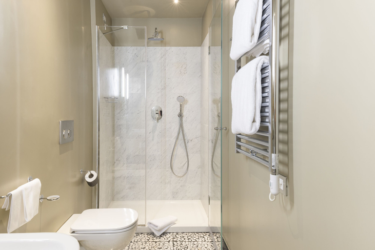 Bathroom 5, Hotel Garibaldi Blu, Florence
