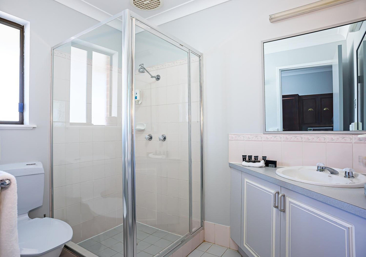 Bathroom 4, Bushmans Motor Inn, Lithgow