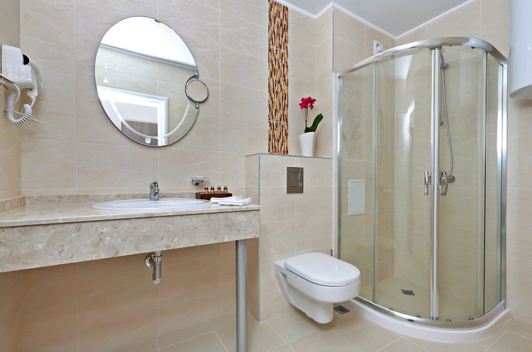 Bathroom 3, White Rock Castle Suite Hotel & Wellness Club, Balchik