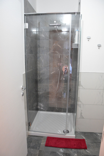 Bathroom, Casa della Zia Elsa, Verona