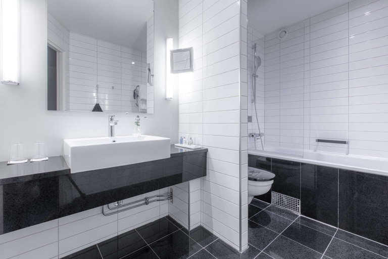 Bathroom 5, Radisson Blu Hotel, Malmö, Malmö