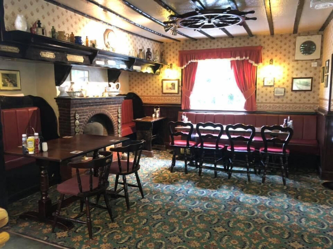 Food & Drinks 4, The Dog & Doublet Inn, Warwickshire