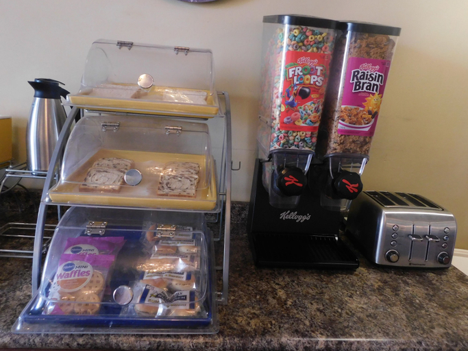 Food & Drinks 5, Days Inn & Suites by Wyndham Pocahontas, Randolph