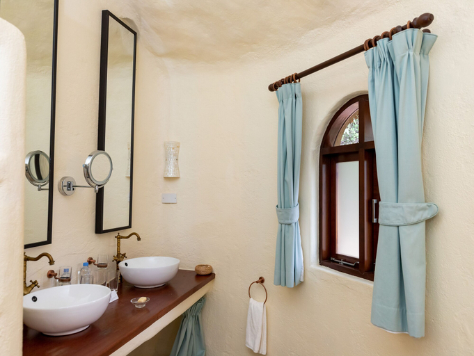 Bathroom 4, Olarro Plains, Narok South