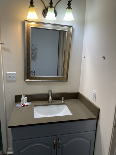 Bathroom 4, Rodeway Inn Oscoda, Iosco