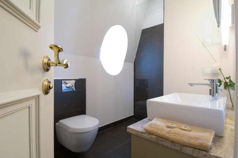 Bathroom 5, Schloss Kartzow, Potsdam