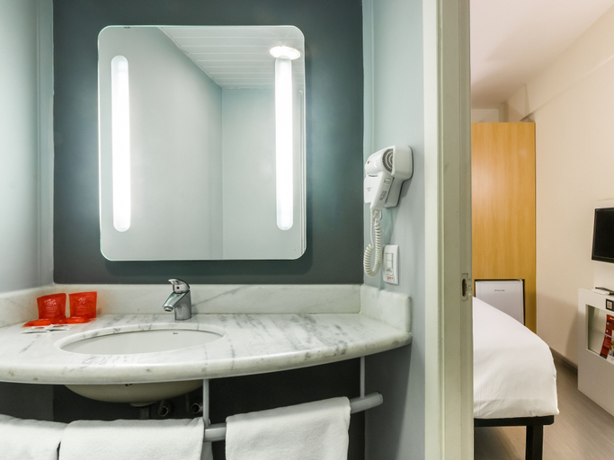 Bathroom 3, ibis Uberaba, Uberaba