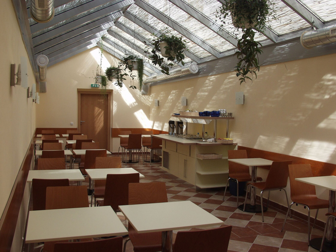 Food & Drinks, Abacta Residence, Praha 1