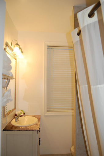 Bathroom 4, District, Washington D.C.