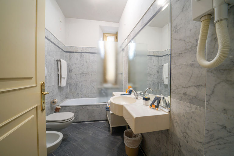 Bathroom 5, HG Hotel Cappelli, Pistoia