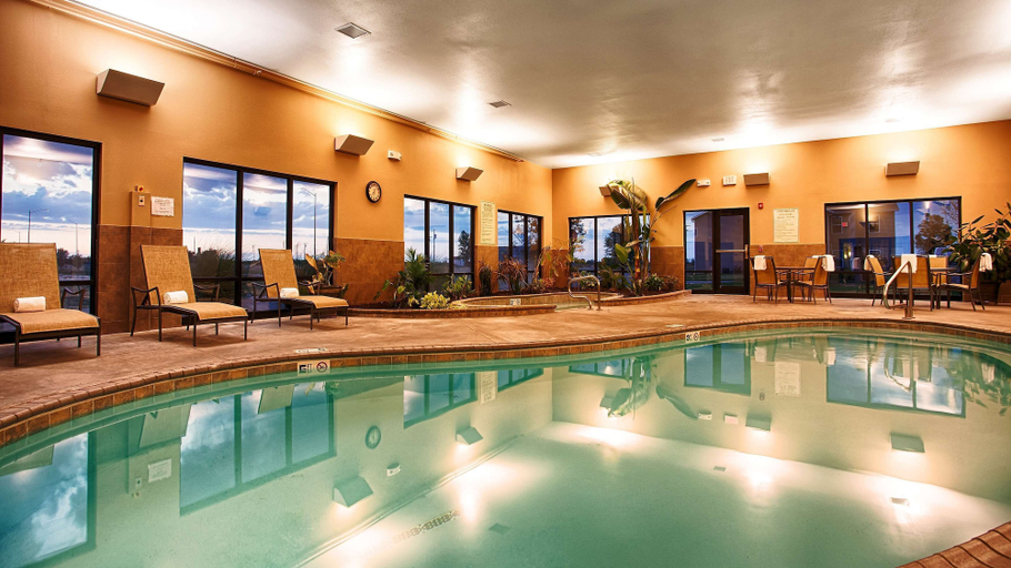 Sport & Beauty, Best Western Plus Night Watchman Inn & Suites, Kiowa