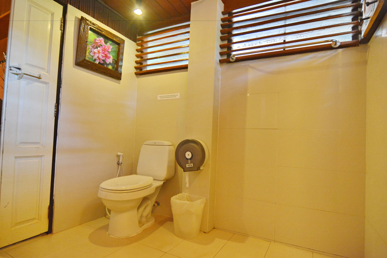 Bathroom 3, Baan Laanta Resort and Spa, Ko Lanta