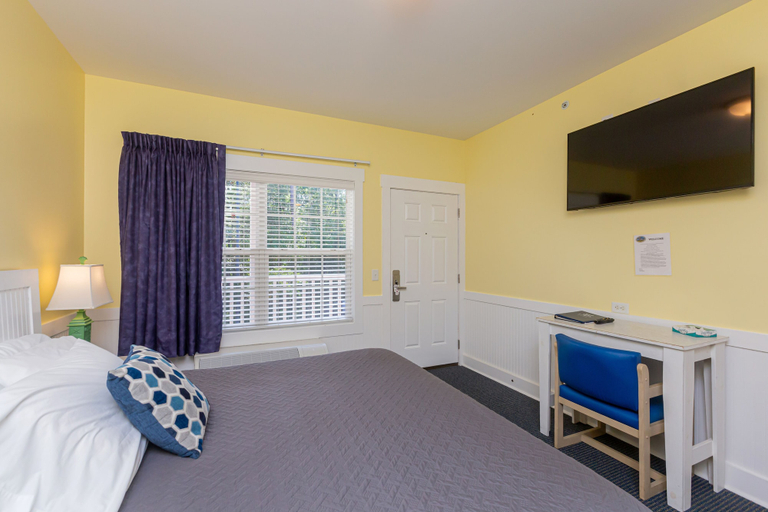 Bedroom 3, Topsail Shores Inn, Onslow