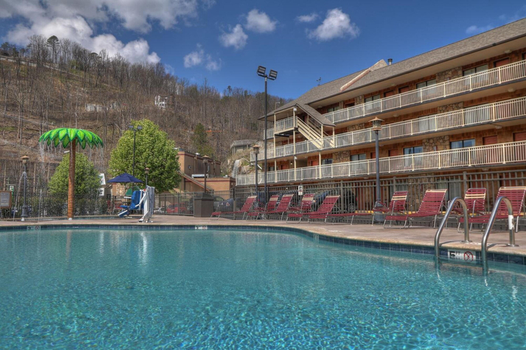 Exterior & Views 2, Crossroads Inn Suites, Sevier