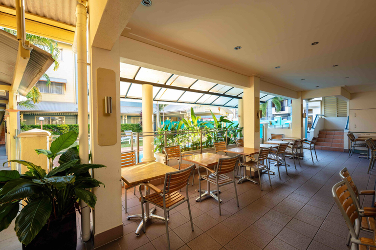 Food & Drinks 5, Cairns Queens Court, Cairns