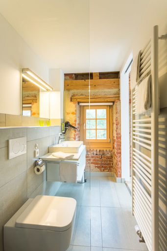 Bathroom 5, DIE KRONE - Hotel Garni, Breisgau-Hochschwarzwald