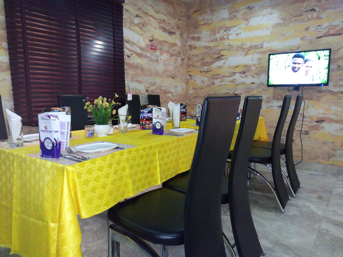 Food & Drinks 5, Mountain Top Lodge, Ikeja