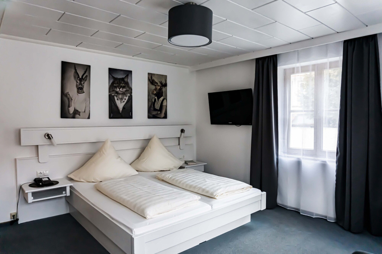Bedroom 4, Hotel Sonne, Ansbach