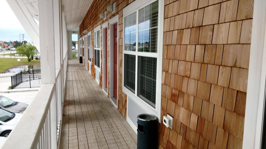 Others 5, Topsail Shores Inn, Onslow