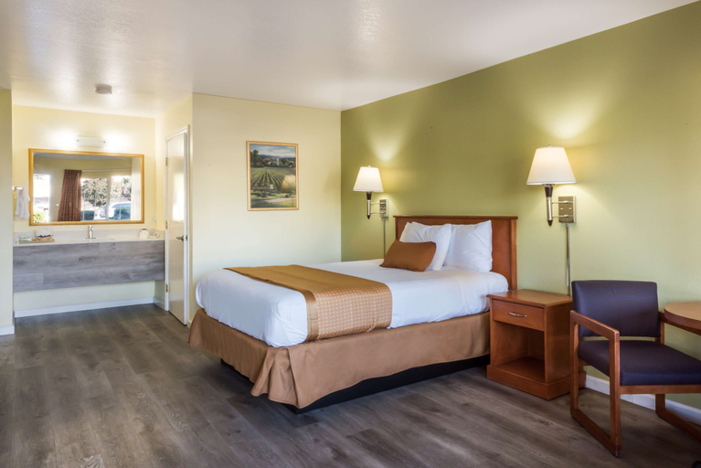 Bedroom 3, Americas Best Value Inn Santa Rosa, CA, Sonoma