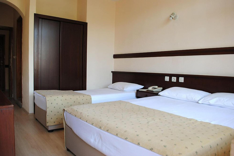 Bedroom 2, Beyaz Saray Hotel, Manavgat