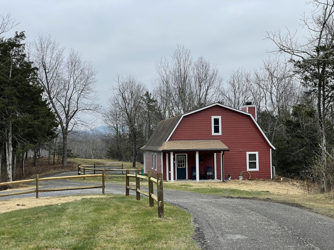 Exterior & Views 1, Ridgeview Cottage, Rockbridge