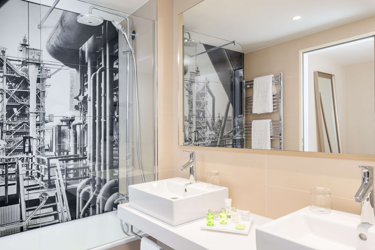 Bathroom 4, NH Essen, Essen