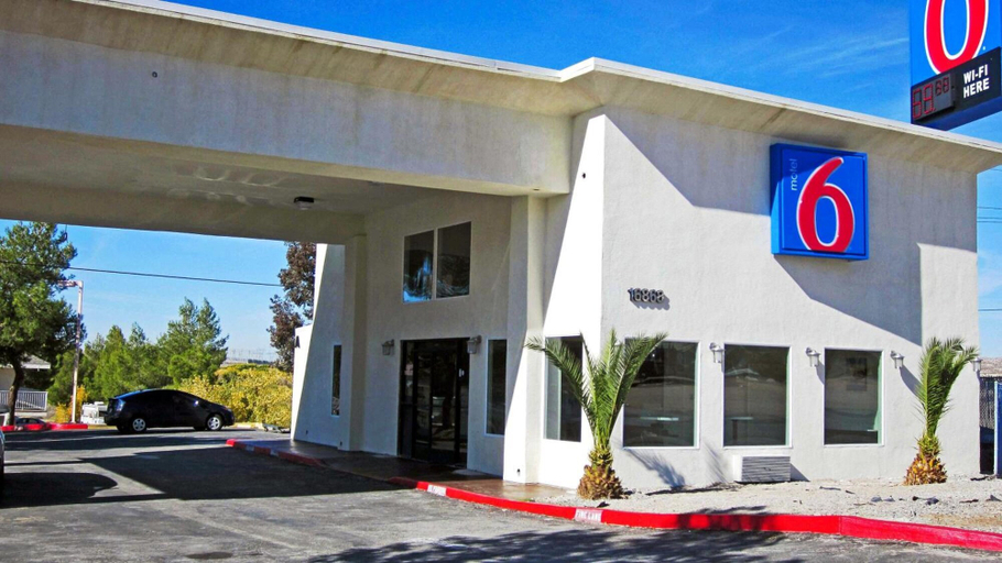 Exterior & Views 2, Motel 6 Victorville - Desert Express, San Bernardino