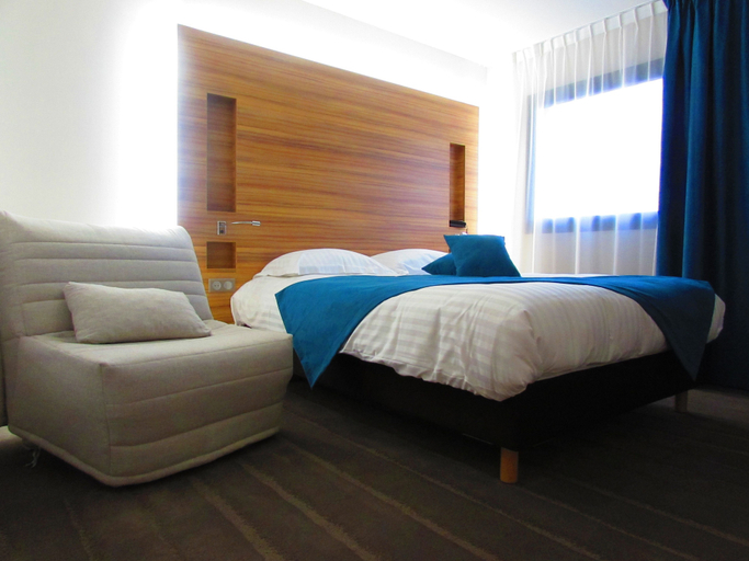 Bedroom 3, Brit Hotel Saint Brieuc Plérin, Côtes-d'Armor