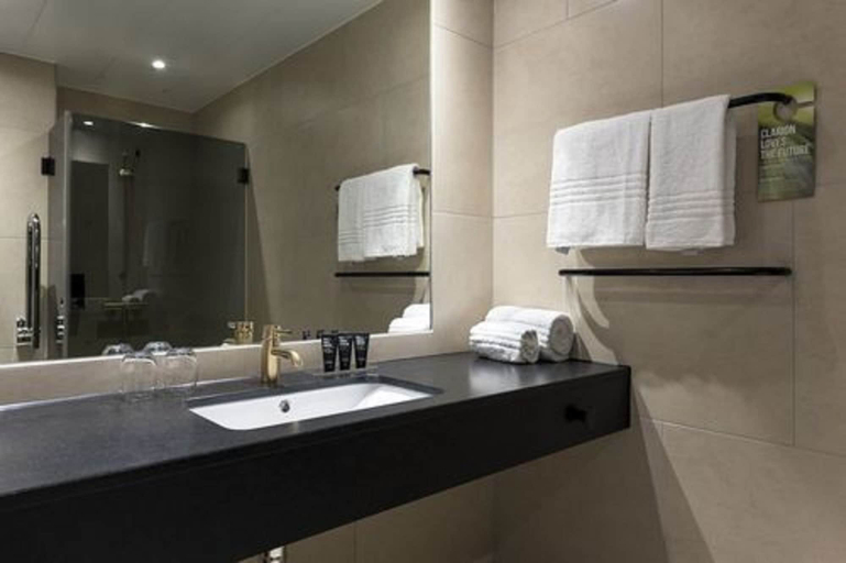 Bathroom 4, Clarion Hotel Air, Sola