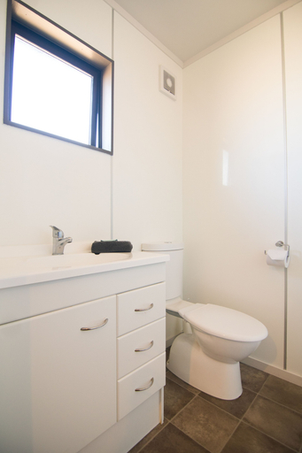 Bathroom 4, Parklands Motorlodge, Taupo