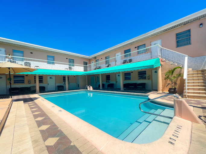 Sport & Beauty 1, Hollywood Beach Blue Wave, Broward
