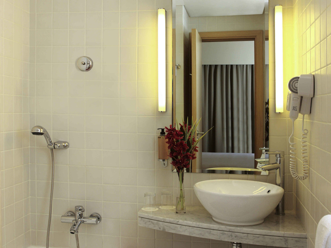 Bathroom 5, Novotel Suites Mall Avenue Dubai, Dubai