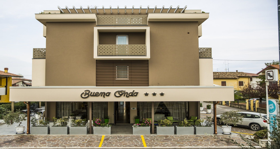 Exterior & Views 2, Buena Onda, Verona